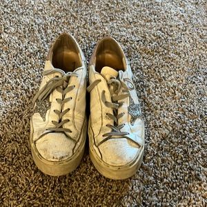 Golden Goose Histar size 9 I think